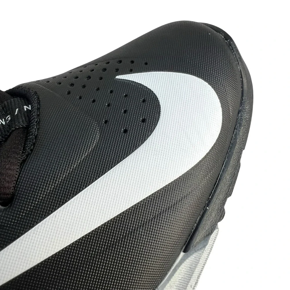 Nike savaleos black